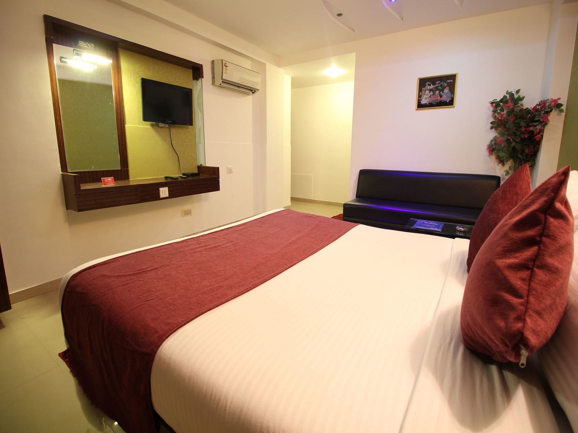 Oyo 2485 Hotel Kalash Inn Ahmedabad Exterior foto